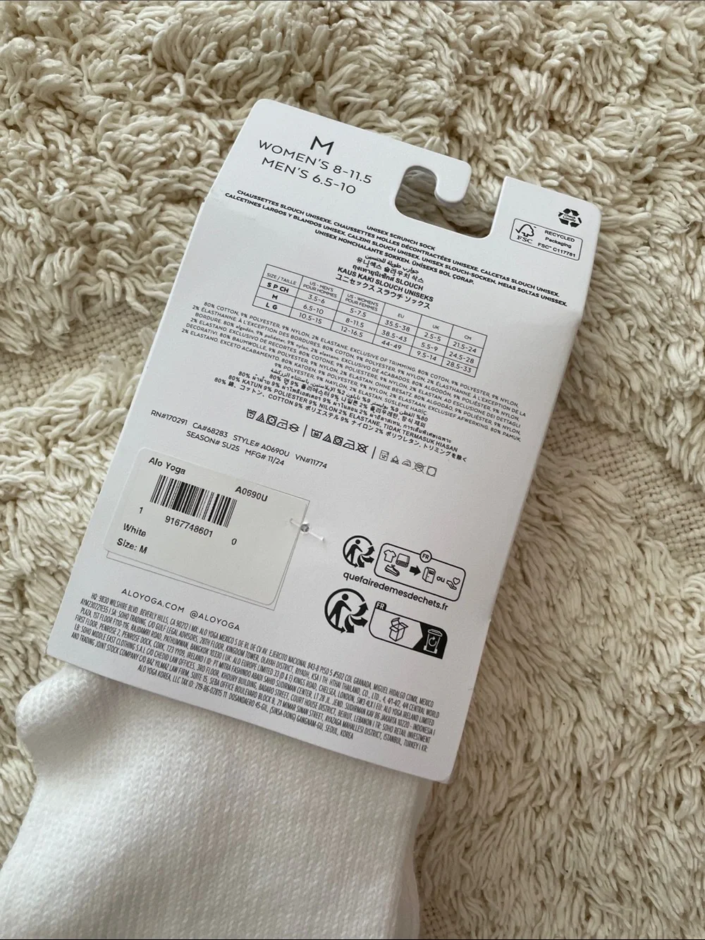 ALO Yoga White Ribbed Scrunch Socks unisex white women’s 8 - 11.5 NWT women’s